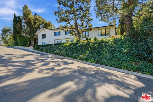 3465 Valley Meadow Road, Sherman Oaks, CA 91403