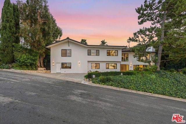 3465 Valley Meadow Road, Sherman Oaks, CA 91403
