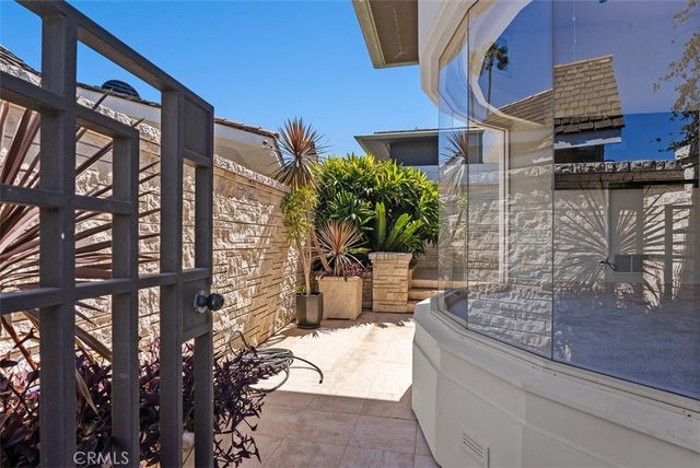 1535 Dolphin Terrace, Corona Del Mar, CA 92625