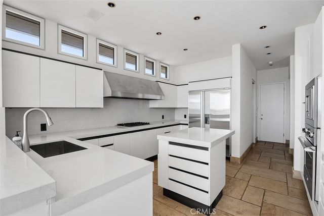 1535 Dolphin Terrace, Corona Del Mar, CA 92625