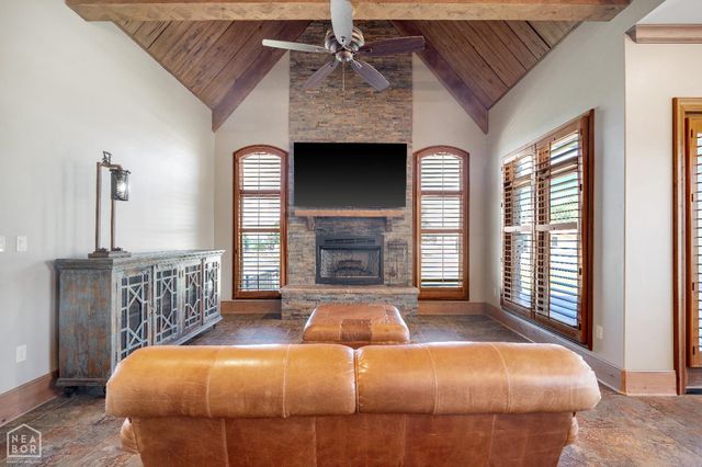 136 County Road 107, Jonesboro, AR 72404