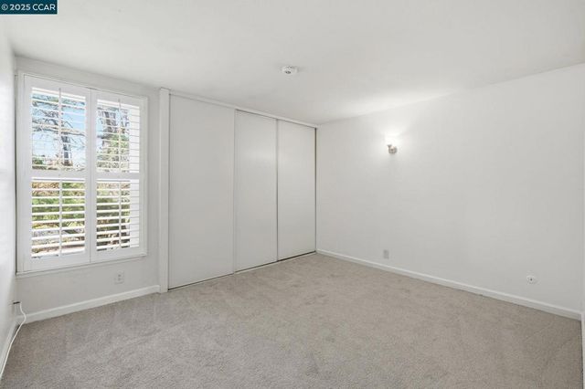 2890 Treat Blvd 5, Concord, CA 94518