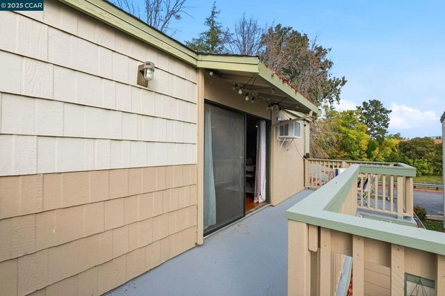 2890 Treat Blvd 5, Concord, CA 94518