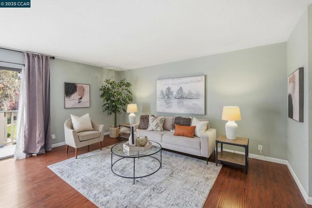 2890 Treat Blvd 5, Concord, CA 94518