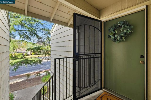 2890 Treat Blvd 5, Concord, CA 94518