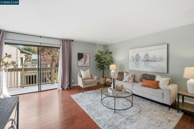 2890 Treat Blvd 5, Concord, CA 94518