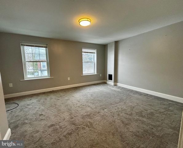 4 3RD ST, Brookhaven, PA 19015