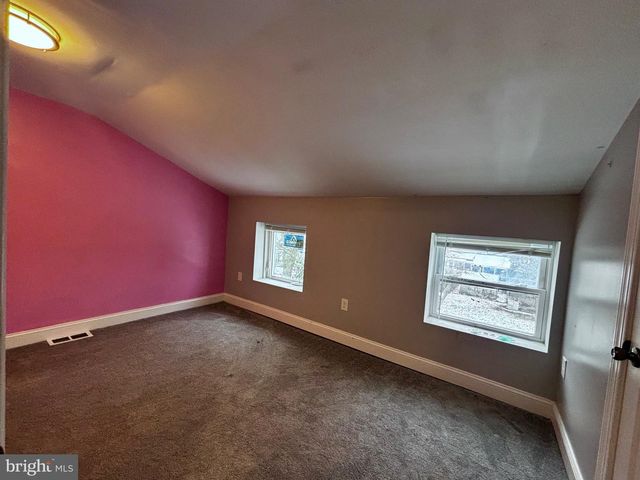 4 3RD ST, Brookhaven, PA 19015