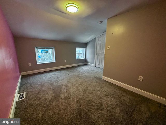 4 3RD ST, Brookhaven, PA 19015