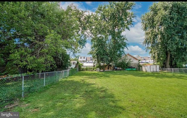 4 3RD ST, Brookhaven, PA 19015