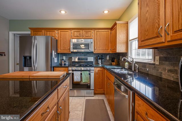 110 ORCHARD VIEW DR, Douglassville, PA 19518