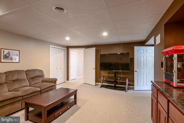 110 ORCHARD VIEW DR, Douglassville, PA 19518