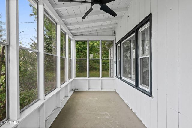 4 W Avenue B, North Greenbush, NY 12144