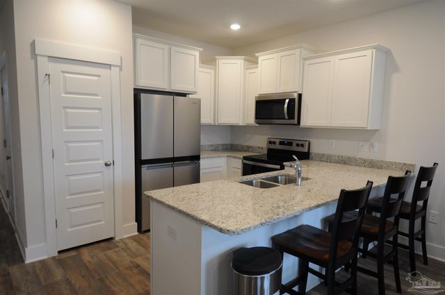 8908 Brigade Trl, Pensacola, FL 32534