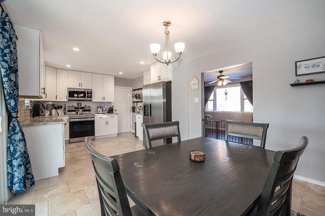 915 MULLEN AVE, Gibbstown, NJ 08027