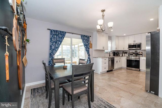 915 MULLEN AVE, Gibbstown, NJ 08027