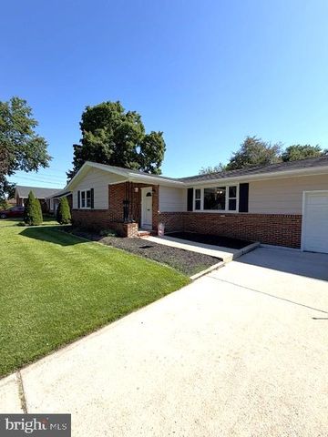 915 MULLEN AVE, Gibbstown, NJ 08027