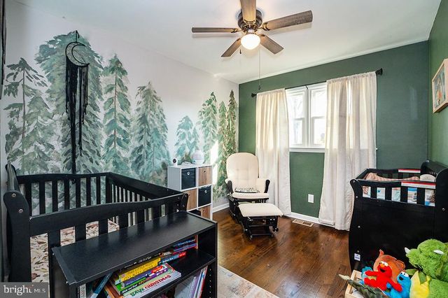 915 MULLEN AVE, Gibbstown, NJ 08027
