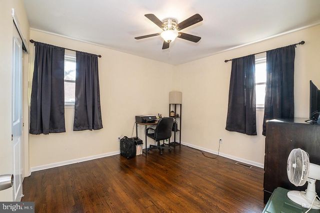 915 MULLEN AVE, Gibbstown, NJ 08027