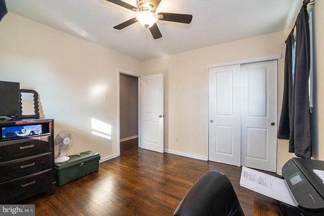 915 MULLEN AVE, Gibbstown, NJ 08027
