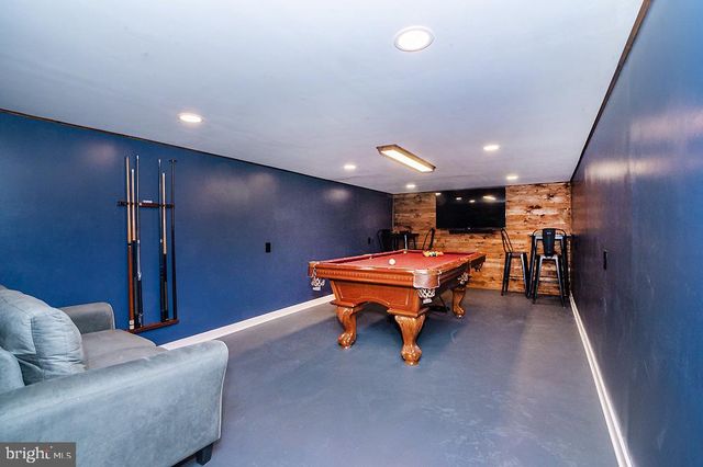 915 MULLEN AVE, Gibbstown, NJ 08027