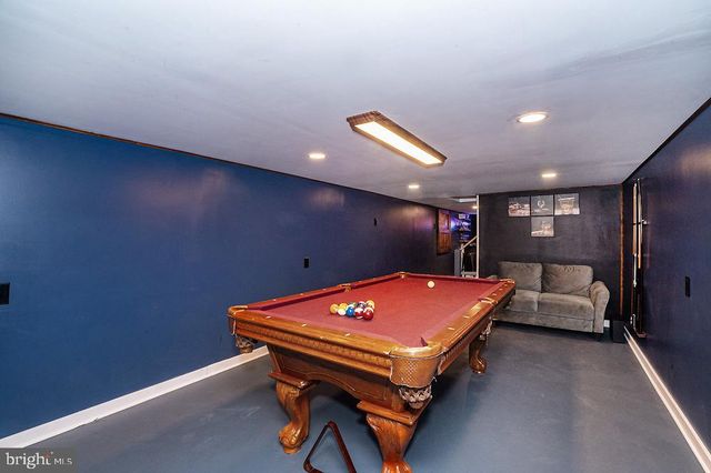 915 MULLEN AVE, Gibbstown, NJ 08027