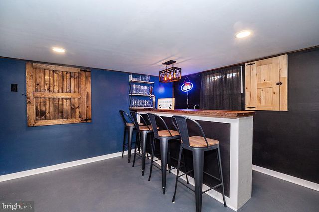 915 MULLEN AVE, Gibbstown, NJ 08027