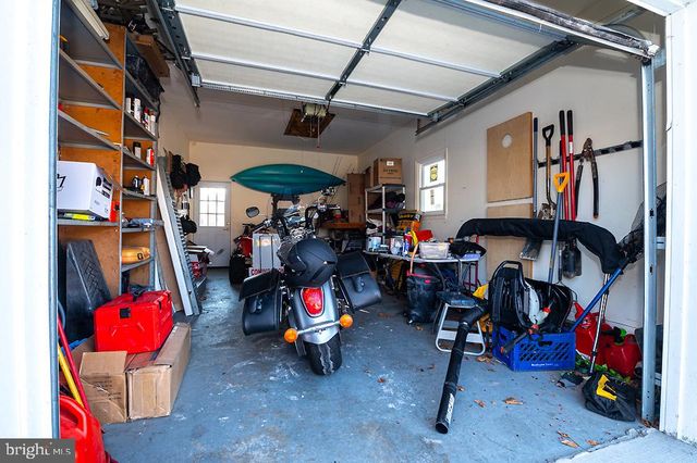 915 MULLEN AVE, Gibbstown, NJ 08027