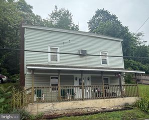 71 ROCK RD, Pine Grove, PA 17963