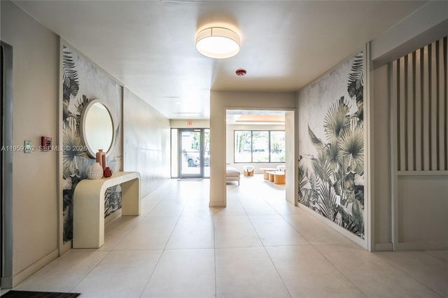 6960 Rue Vendome 201, Miami Beach, FL 33141