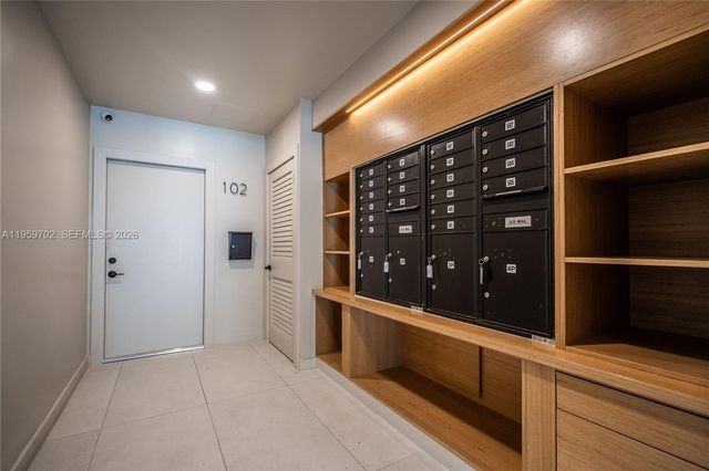 6960 Rue Vendome 201, Miami Beach, FL 33141