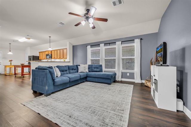 10101 Hidden Creek Falls Lane, Brookshire, TX 77423