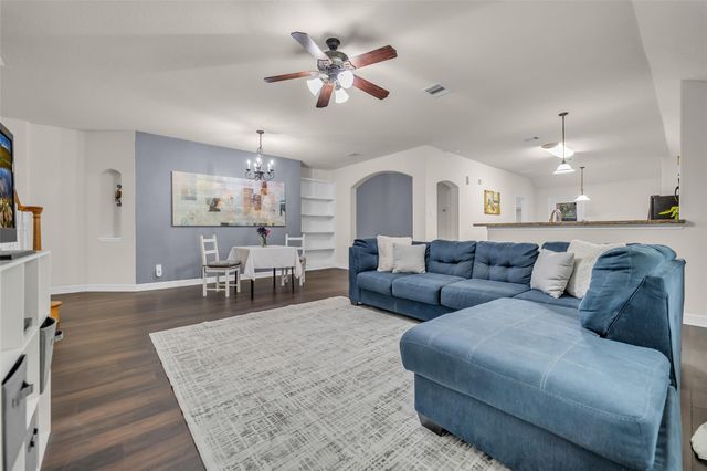 10101 Hidden Creek Falls Lane, Brookshire, TX 77423