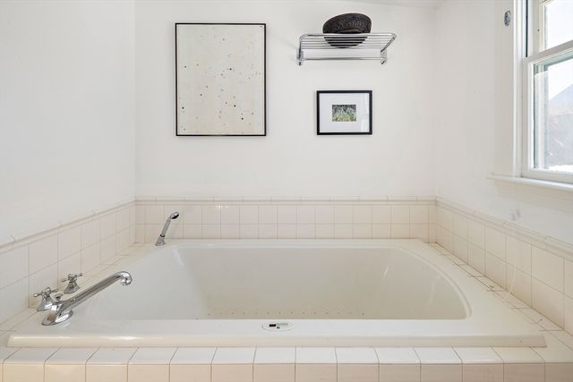 33 Lombard Rd, Arlington, MA 02476