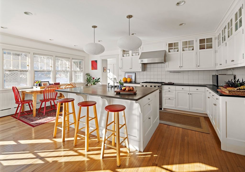 33 Lombard Rd, Arlington, MA 02476