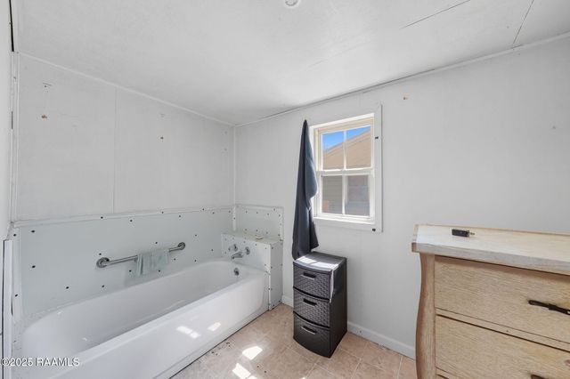 911 N Morvant Avenue, Kaplan, LA 70548