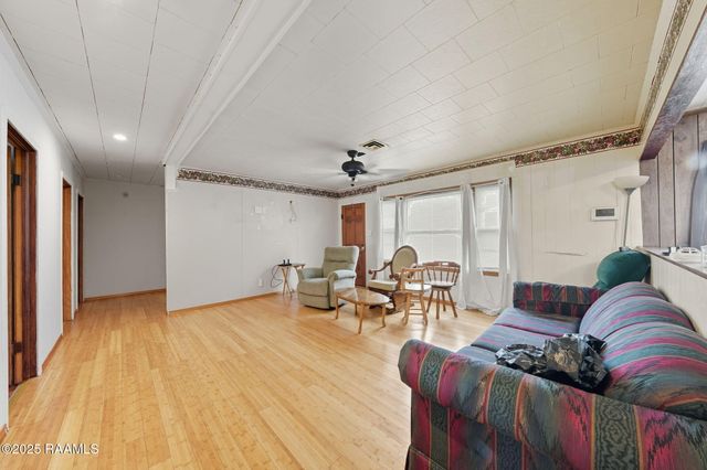 911 N Morvant Avenue, Kaplan, LA 70548