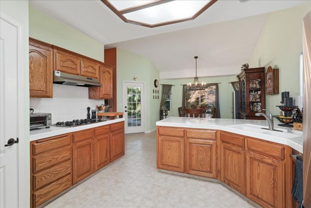 2656 E Lester Avenue, Fresno, CA 93720