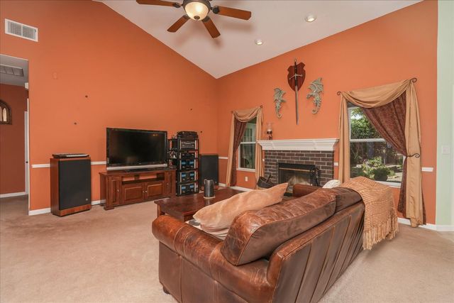 2656 E Lester Avenue, Fresno, CA 93720