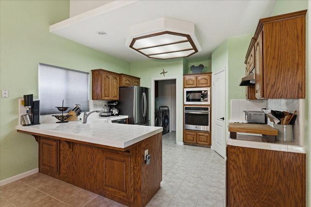 2656 E Lester Avenue, Fresno, CA 93720