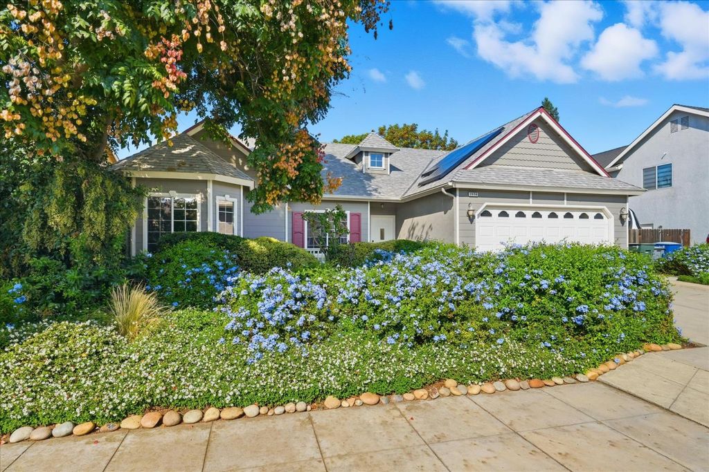 2656 E Lester Avenue, Fresno, CA 93720