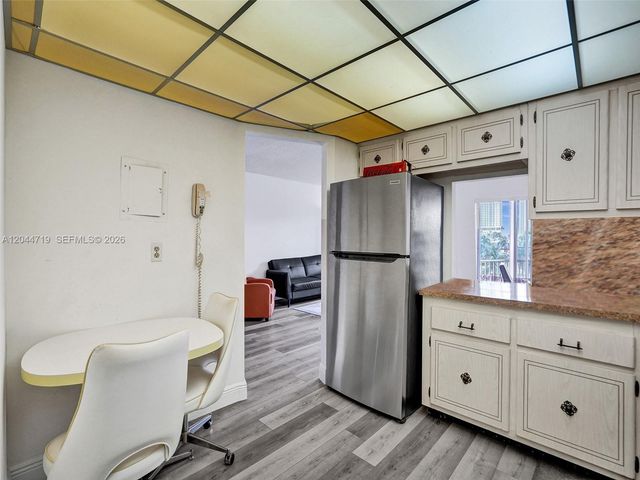 200 Diplomat Pkwy 432, Hallandale Beach, FL 33009