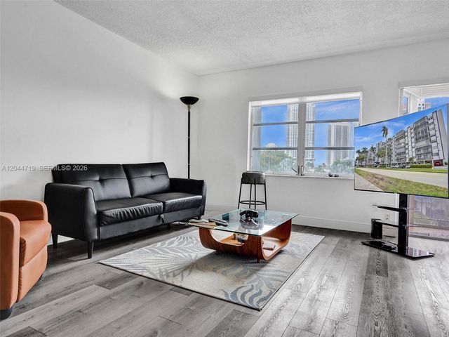 200 Diplomat Pkwy 432, Hallandale Beach, FL 33009