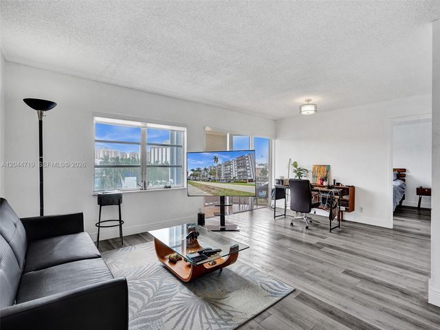 200 Diplomat Pkwy 432, Hallandale Beach, FL 33009