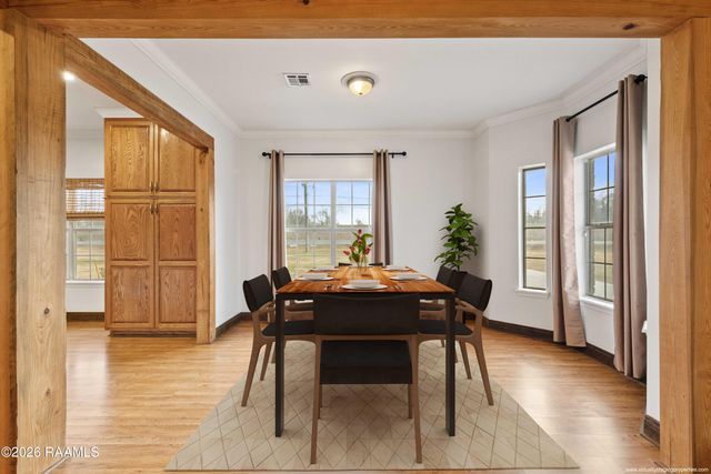 8713 La-105, Melville, LA 71353