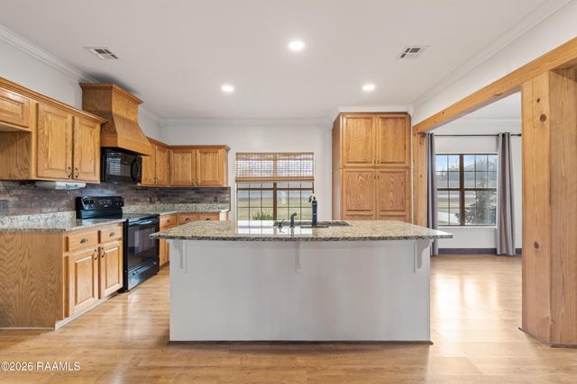 8713 La-105, Melville, LA 71353