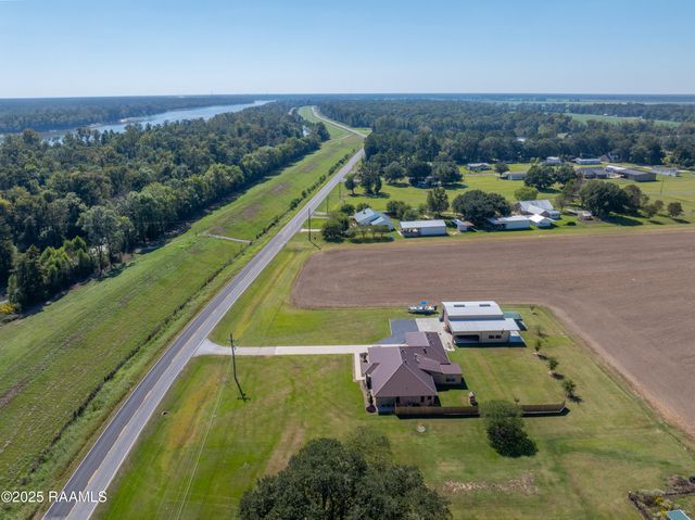 8713 La-105, Melville, LA 71353