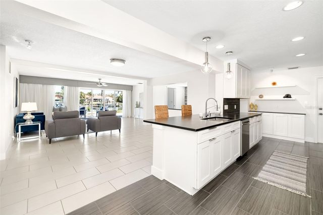 4462 39TH STREET S, St Petersburg, FL 33711