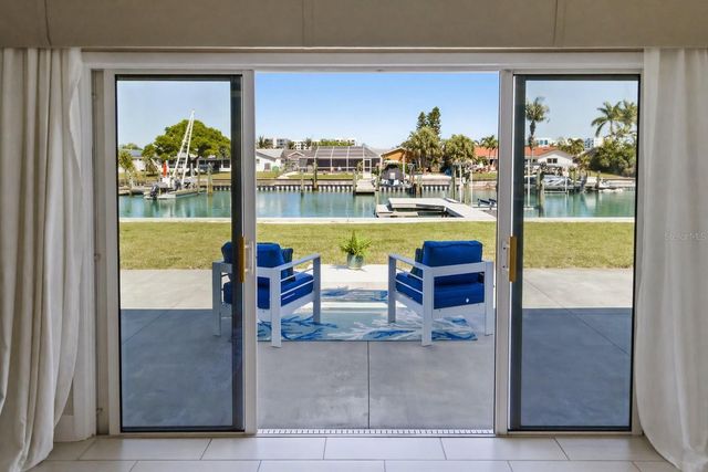 4462 39TH STREET S, St Petersburg, FL 33711