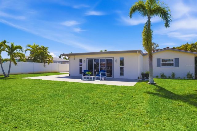 4462 39TH STREET S, St Petersburg, FL 33711